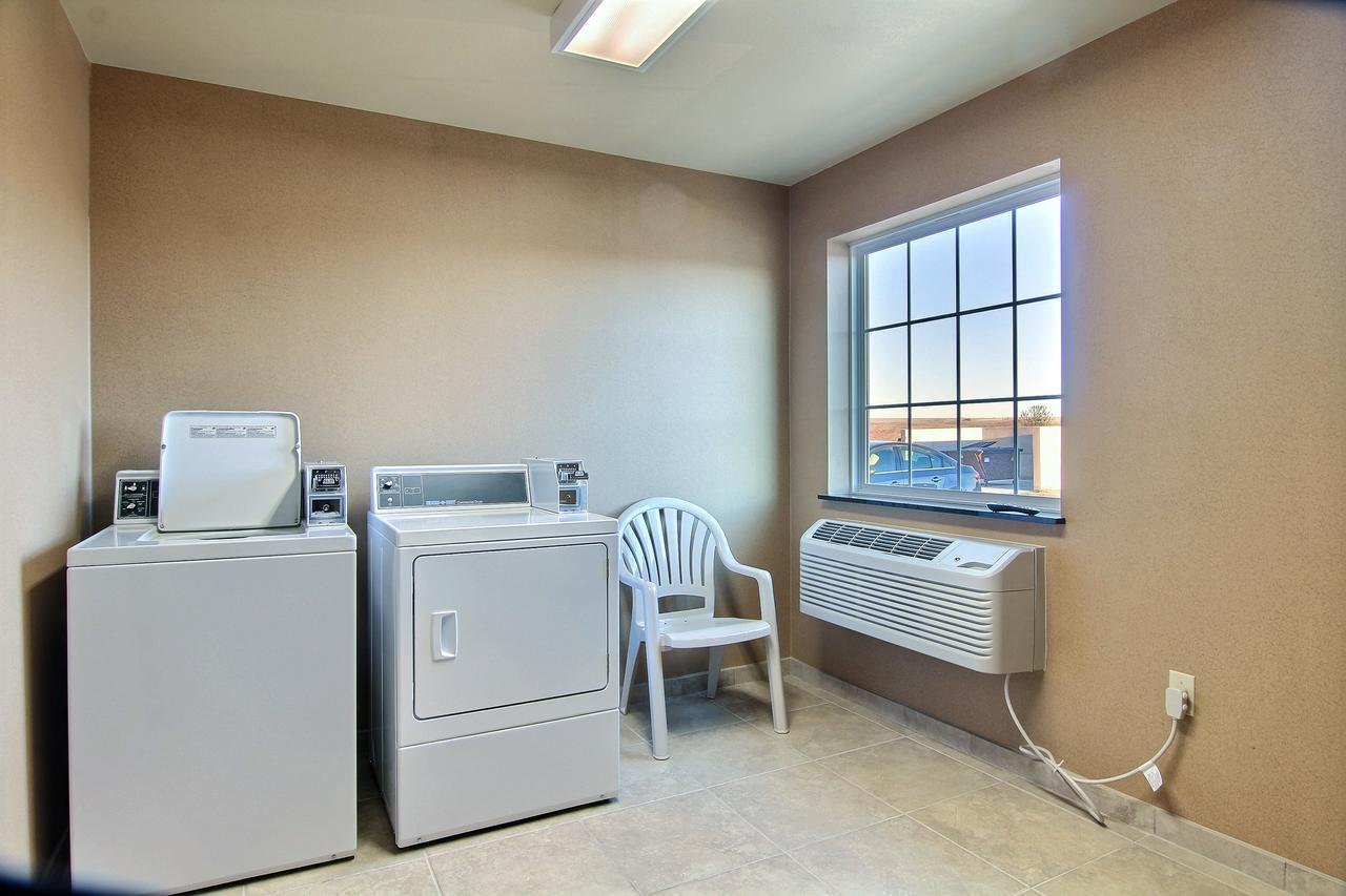 Cobblestone Hotel & Suites - Mccook Dış mekan fotoğraf