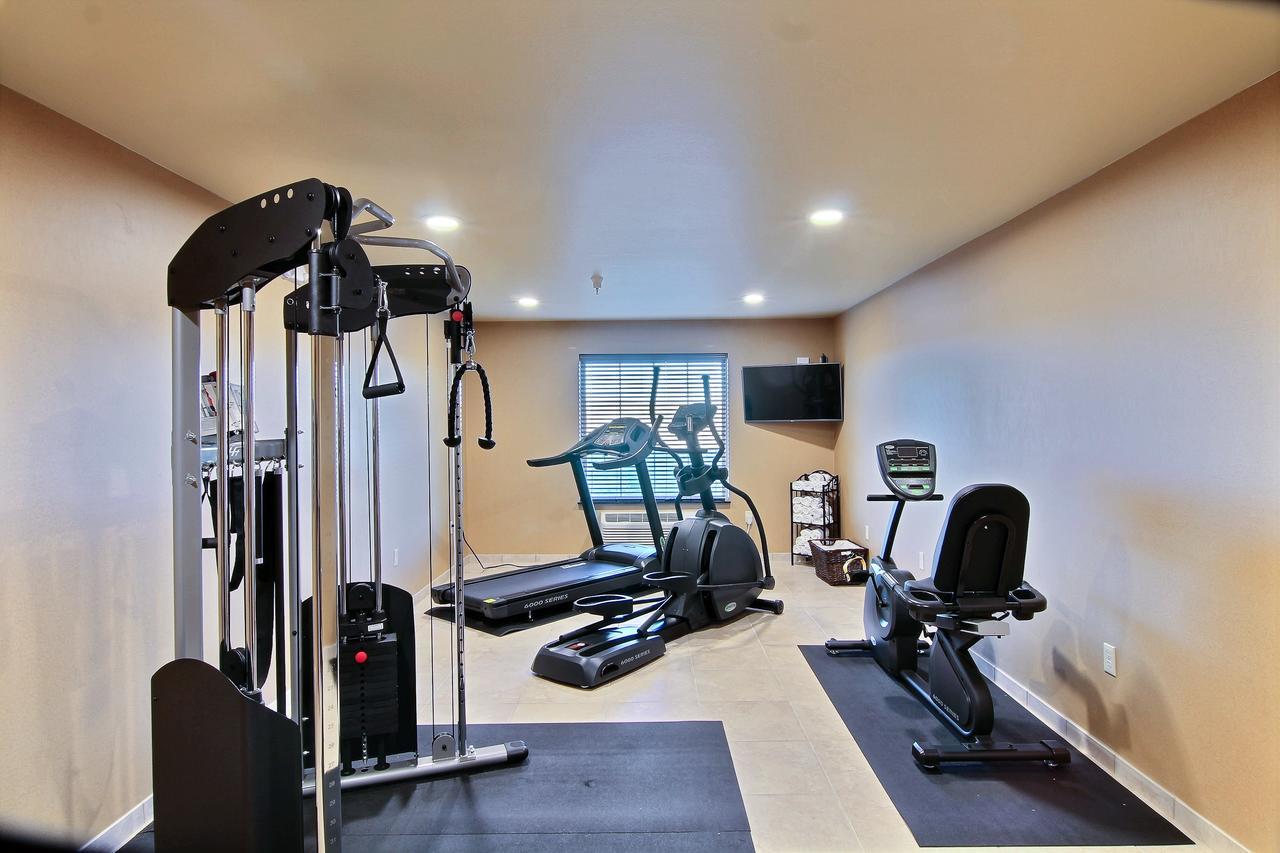Cobblestone Hotel & Suites - Mccook Dış mekan fotoğraf