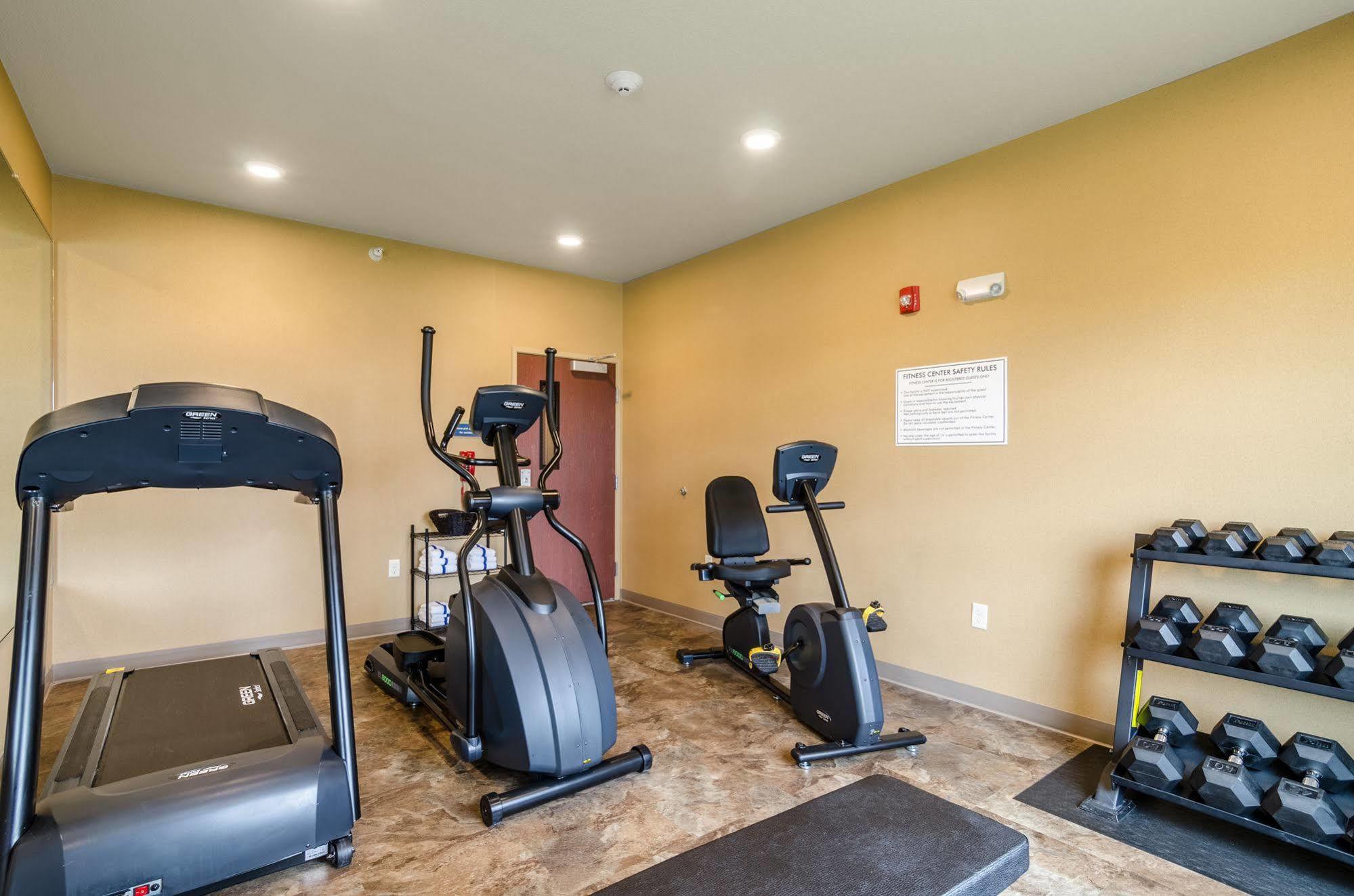 Cobblestone Hotel & Suites - Mccook Dış mekan fotoğraf