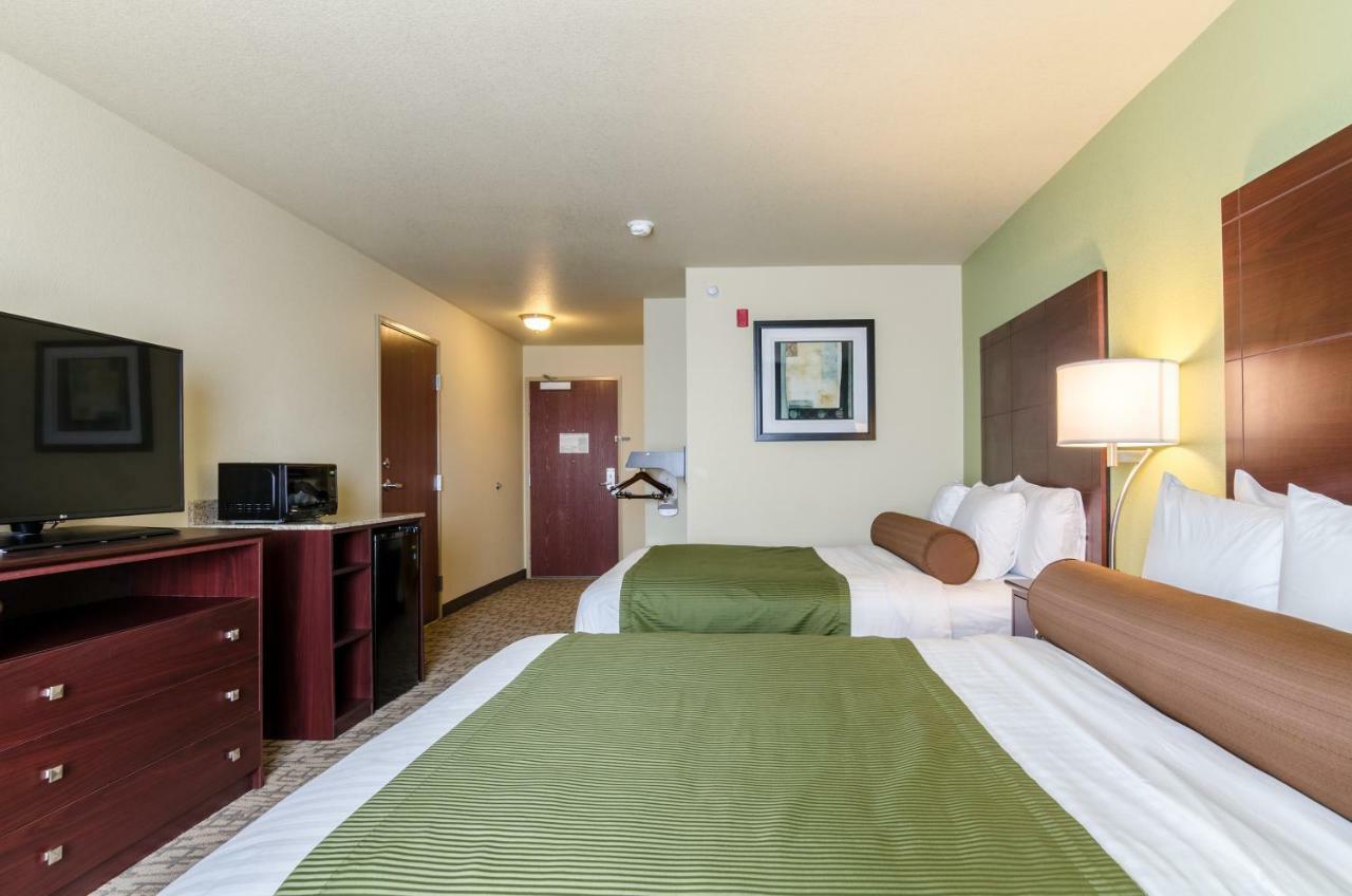 Cobblestone Hotel & Suites - Mccook Dış mekan fotoğraf